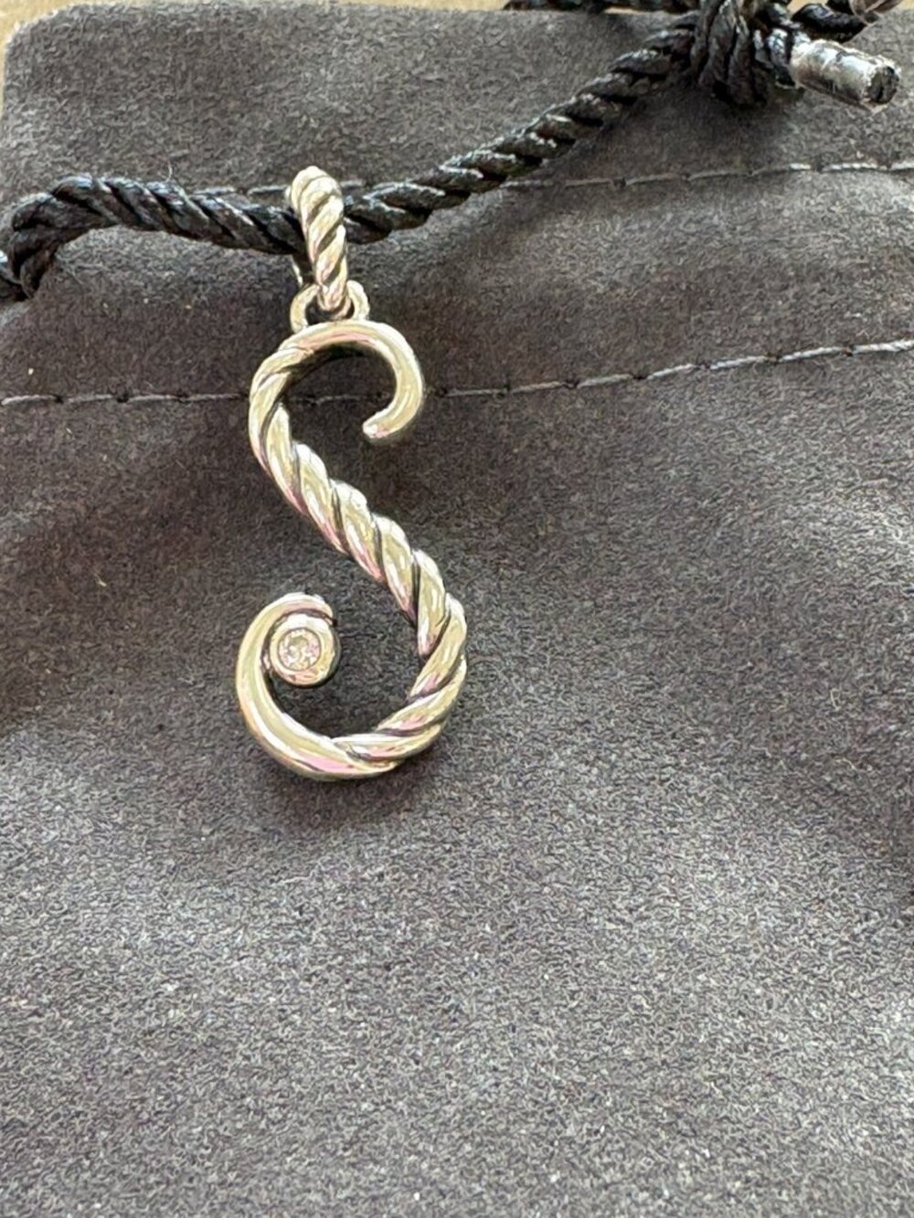 David Yurman Initial “S” Charm w/Diamond in Sterling Silver + DY Pouch Very Nice - Picture 2 of 4